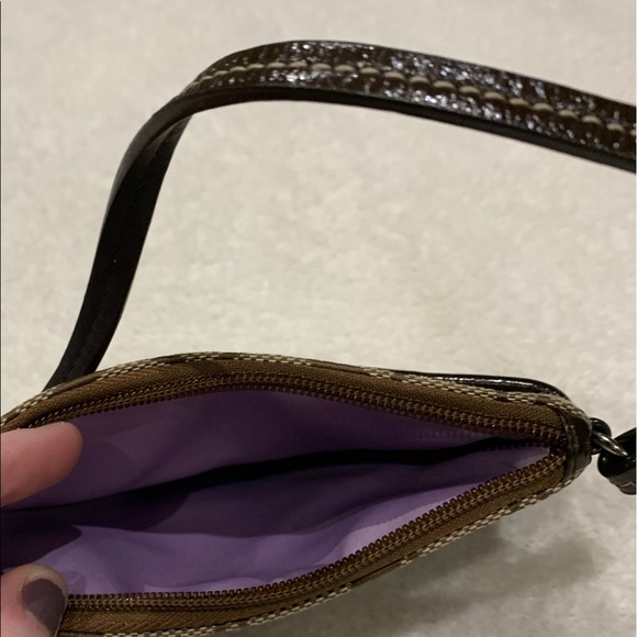 Coach wristlet - Picture 3 of 4
